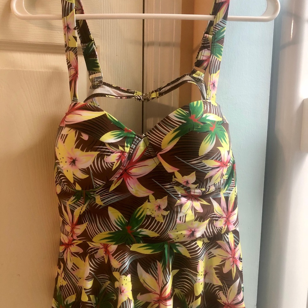 Plus bikini top